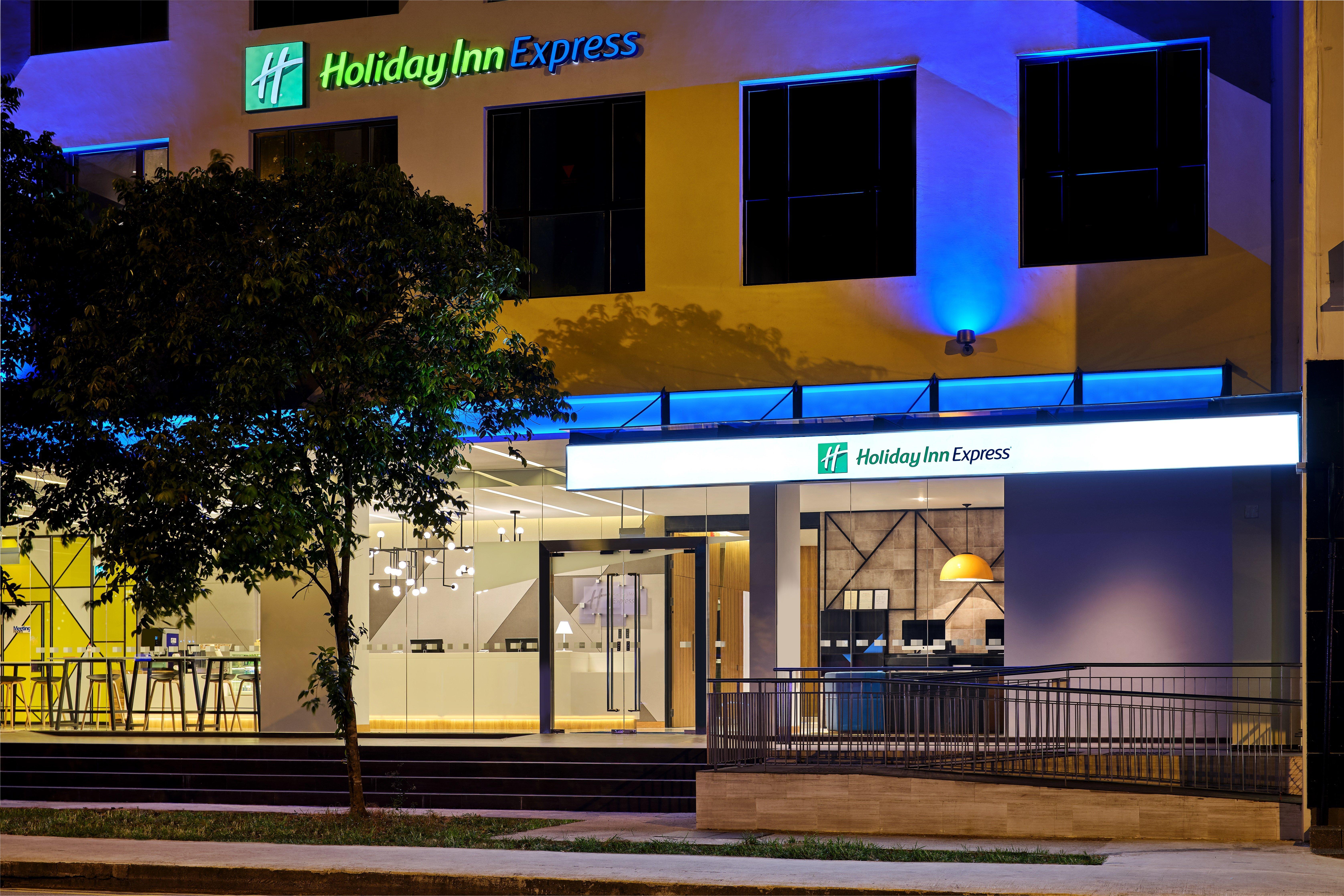 Holiday Inn Express Singapore Serangoon By Ihg Экстерьер фото