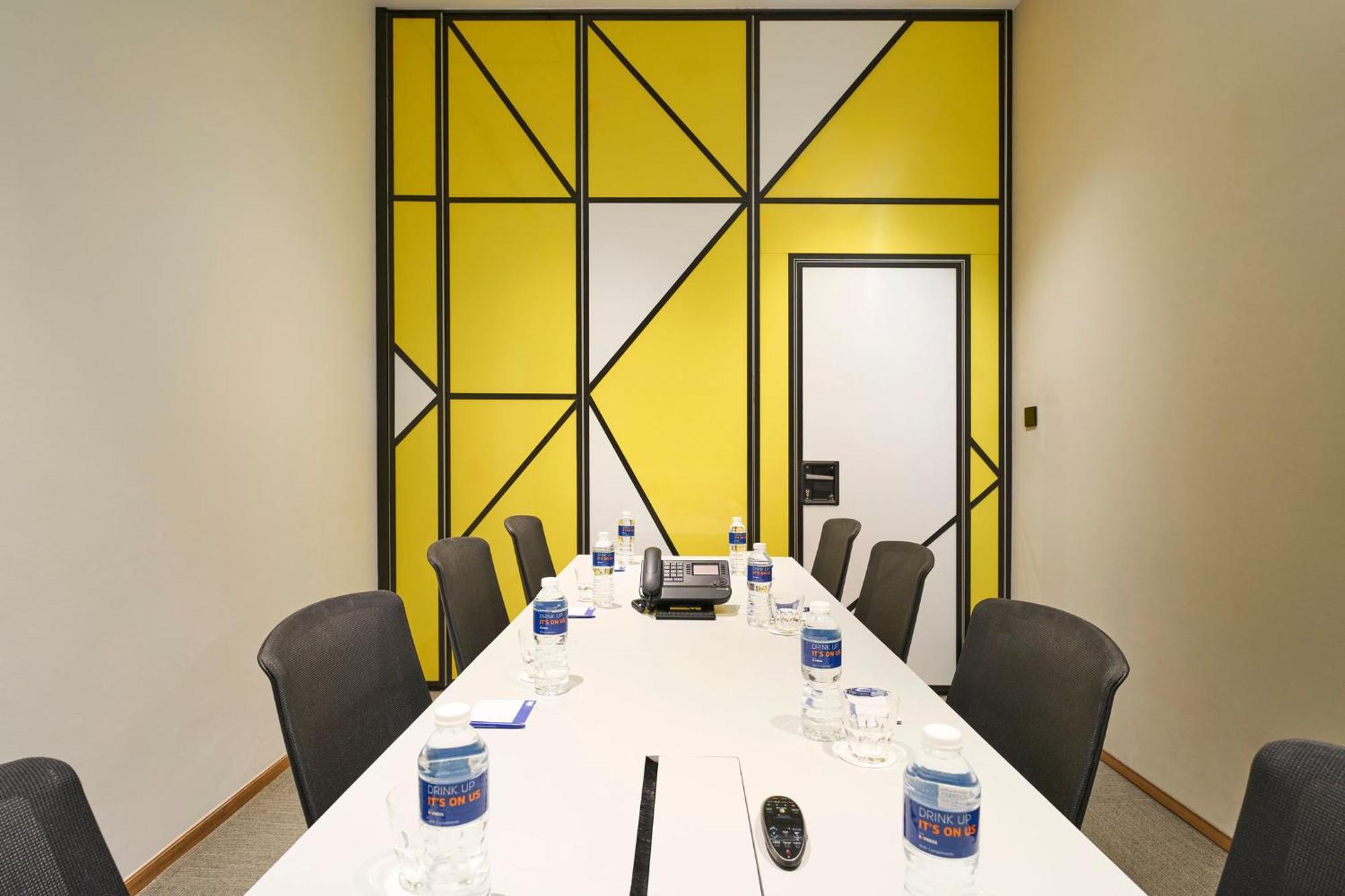 Holiday Inn Express Singapore Serangoon By Ihg Экстерьер фото