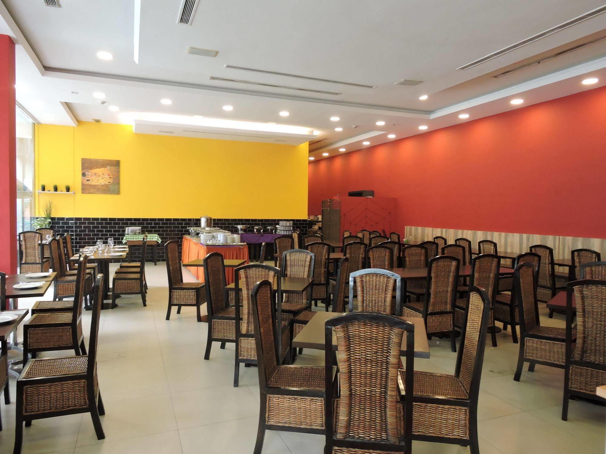 Holiday Inn Express Singapore Serangoon By Ihg Экстерьер фото