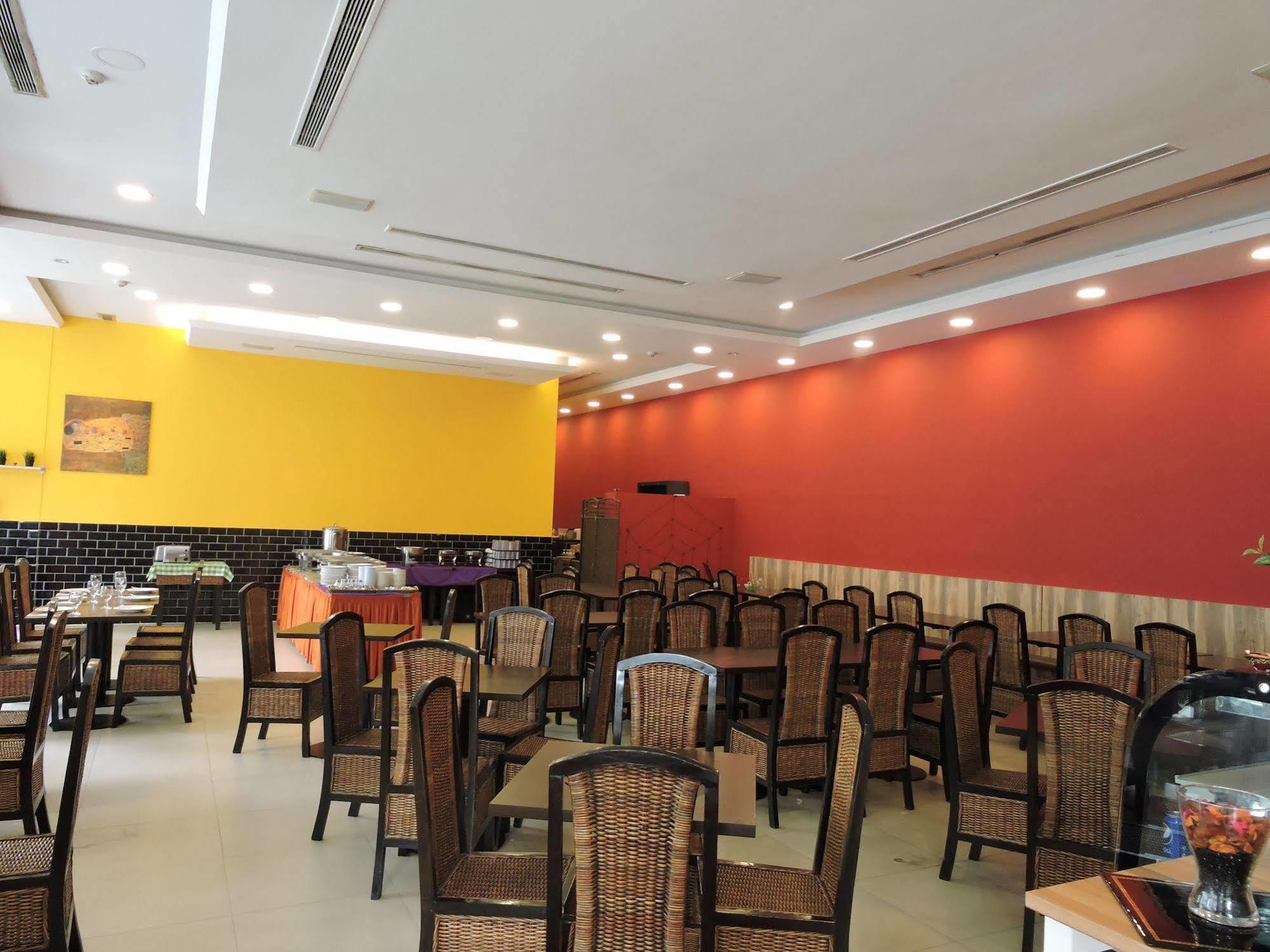 Holiday Inn Express Singapore Serangoon By Ihg Экстерьер фото